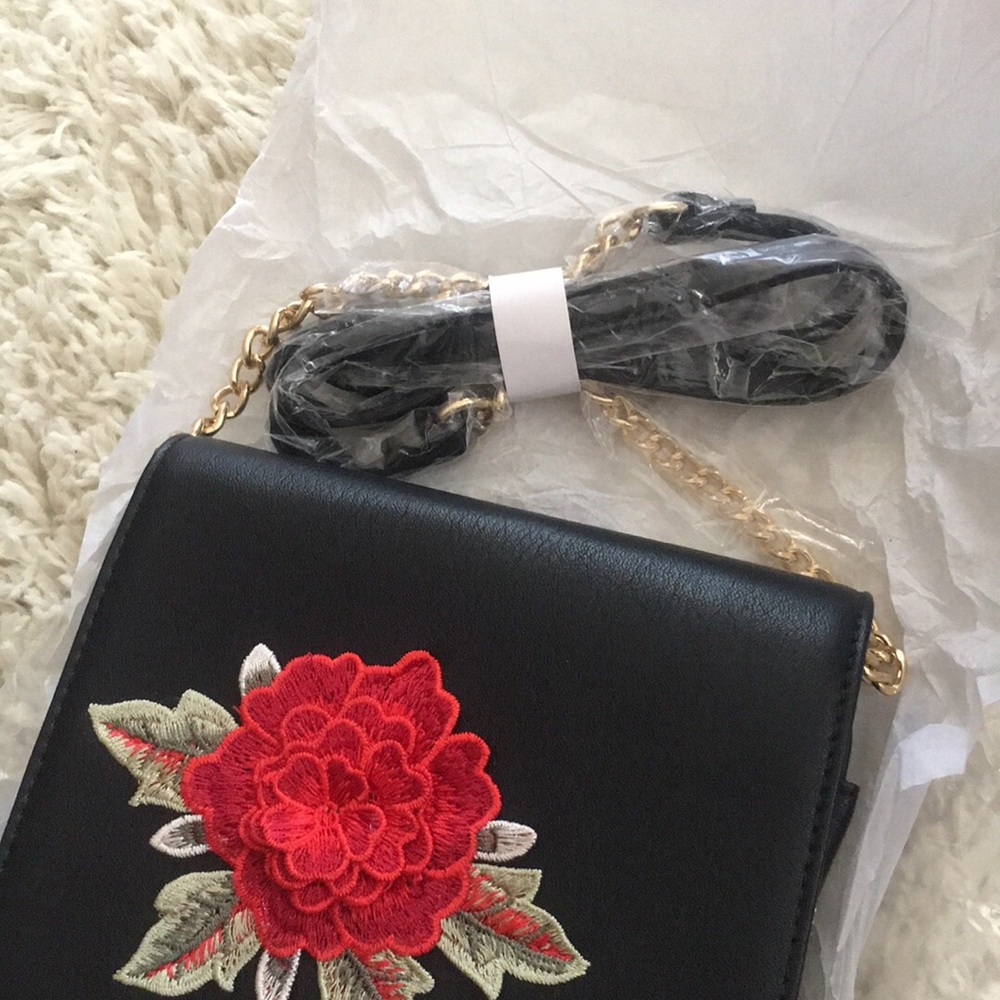 Violet Ray Floral appliqué crossbody bag